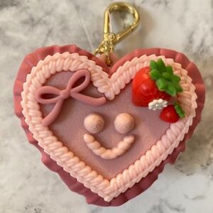 Bath & Body Works Valentines Day Heart Pocketbac Holder Happy Coquette Cake